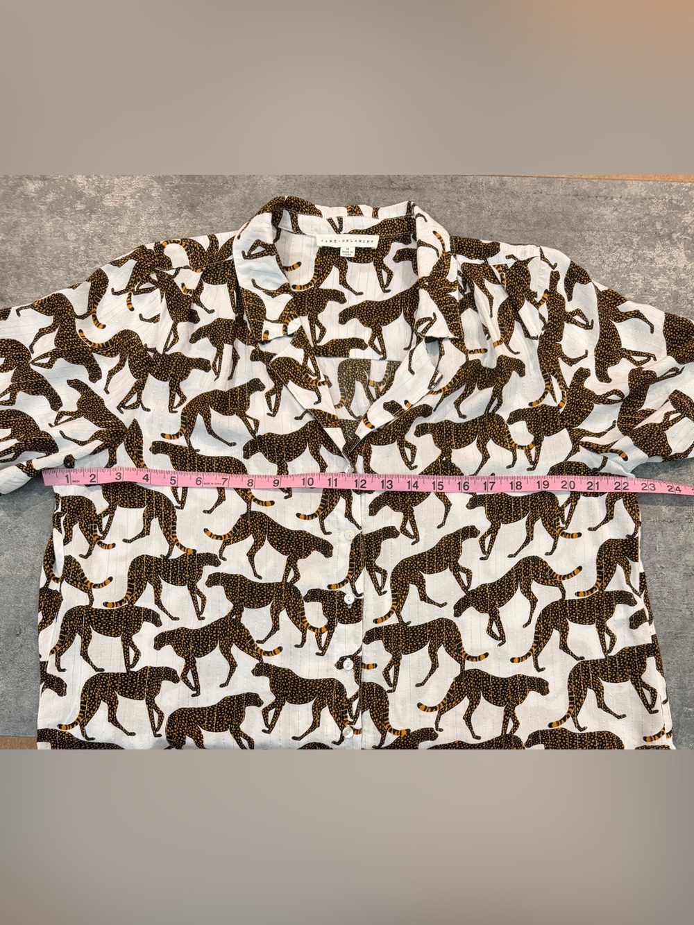 Jane + Delancey Cheetah Animal Print Button Front Blouse- Women’s - Picture 7 of 12